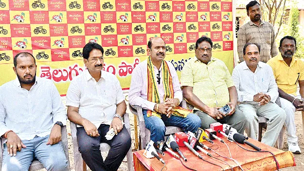 కేంద్రం దృష్టికి రైల్వే, రహదారుల సమస్యలు