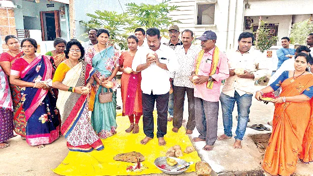 అభివృద్ధి పనులకు శంకుస్థాపన