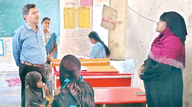 వందశాతం అక్షరాస్యతే లక్ష్యం 