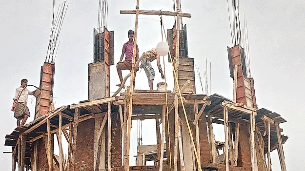 ప్రభుత్వ పనుల్లో విద్యార్థులు