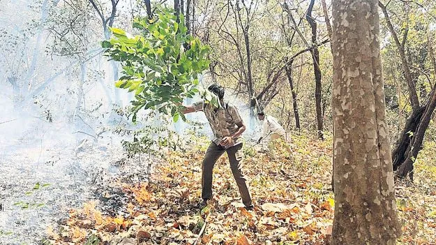 నిధుల కోసం నిరీక్షణ