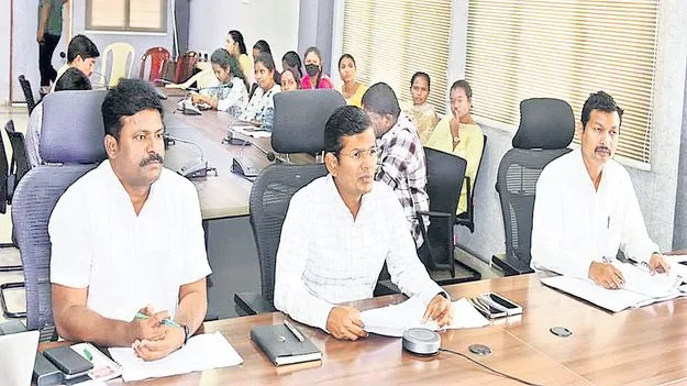 అర్జీల పరిష్కారానికి మండల కమిటీలు 