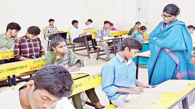 ‘పది’ పరీక్షకు 97.82 శాతం విద్యార్థుల హాజరు
