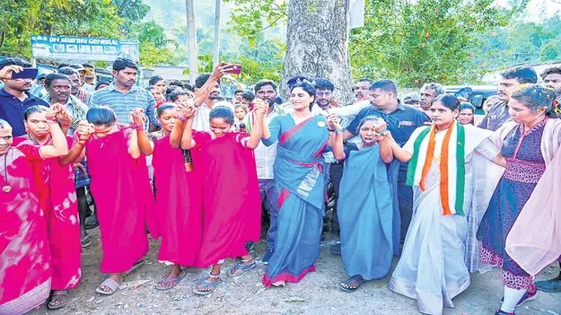 ఉపాధి ఊపిరి తీశారు..