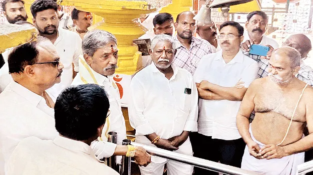 ఆలయాలకు భద్రత కరువు