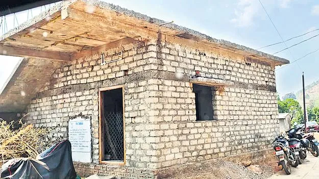 ఆదివాసీల ఇళ్లకు అదనపు సాయమేది?