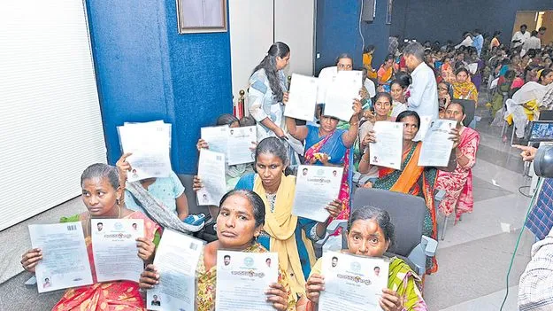 వెలుగుమట్లలో ‘మోడల్‌ కాలనీ’