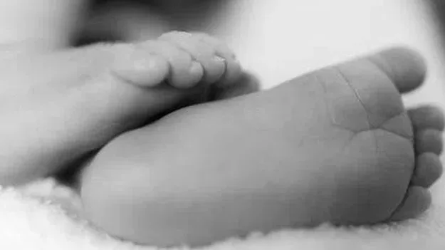 1.7లక్షలకు పసికందు విక్రయం