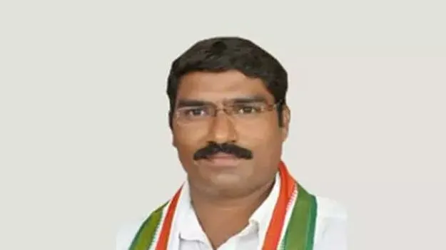 కేటీఆర్‌ చిల్లర రాజకీయాలు మానాలి: సంపత్‌  