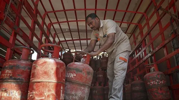 గోదాంలో గోల్‌మాల్‌