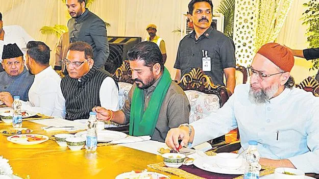 మతతత్వ శక్తుల మాటల మాయలో పడొద్దు