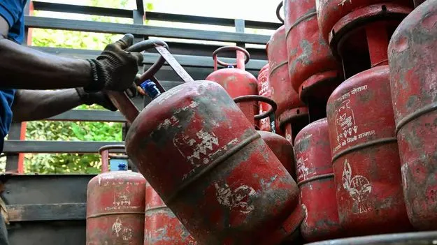 ఆస్పత్రుల్లో రోగులకు కష్టాలు..