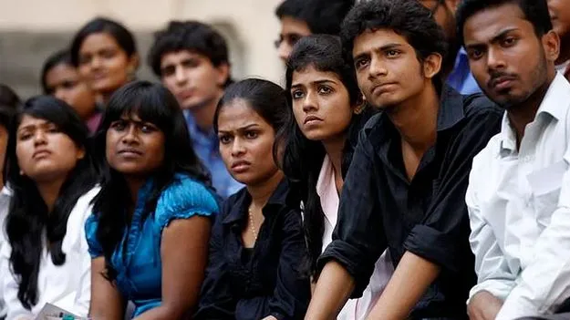 డిగ్రీలున్నా 40శాతం మందికి దక్కని కొలువు