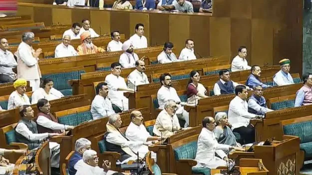 ‘పశ్చిమాసియా’పై చర్చకు విపక్షాల పట్టు