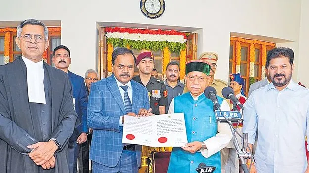 గవర్నర్‌గా శివప్రతాప్‌ శుక్లా ప్రమాణం