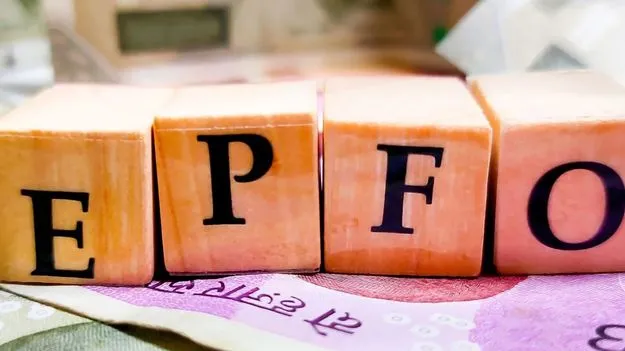 ఈపీఎఫ్‌వో పెన్షన్‌ను వెంటనే పెంచాలి