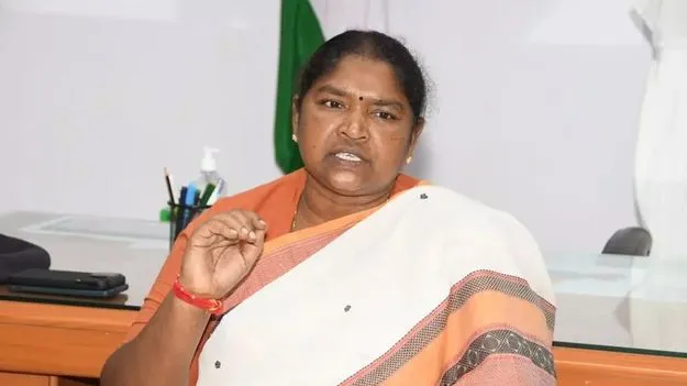 హమాలీ కార్మికుల సమస్యలు పరిష్కరిస్తాం: సీతక్క 