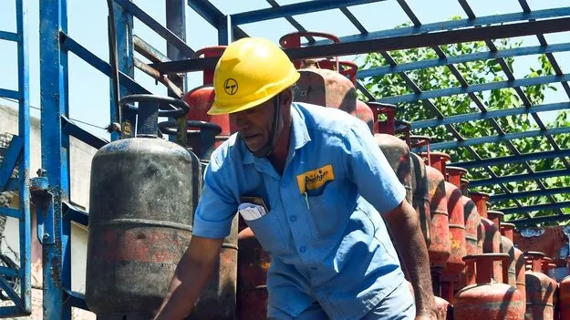 గ్యాస్‌ కొరతపై ఆందోళన వద్దు