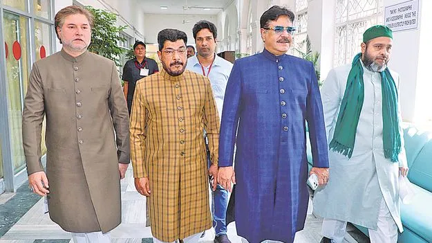 అసెంబ్లీలో వందేమాతరం.. మజ్లిస్‌ బాయ్‌కాట్‌!