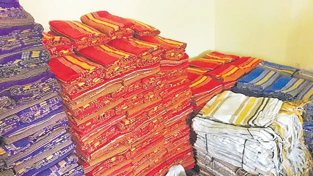 ‘కడ లుంగీలకు’ కష్టాలు 