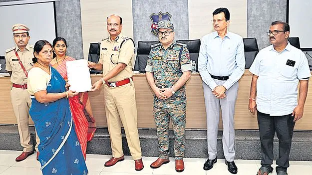 బలిమెల బాధిత కుటుంబాలకు ఇళ్ల స్థలాలు