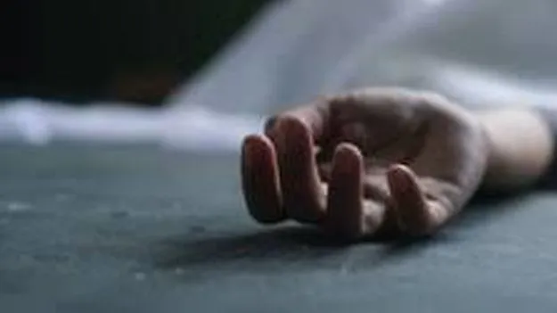 పరీక్షలయ్యాకే పెళ్లి చేసుకుందామన్నదని.. ప్రియుడి ఆత్మహత్య