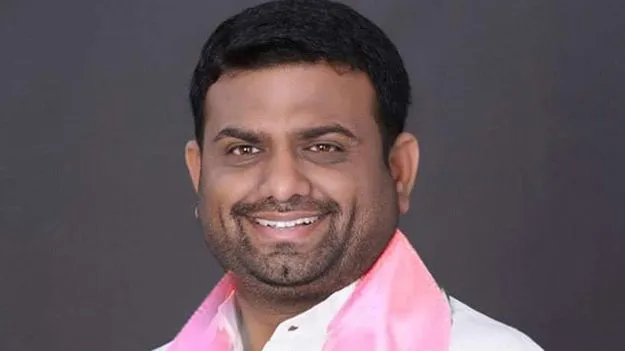 పైలట్‌పై బీఆర్‌ఎస్‌ వేటు..?