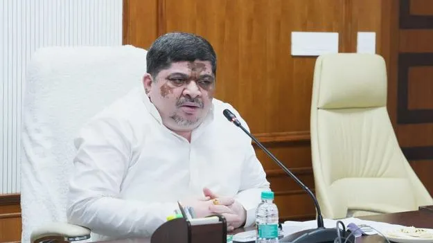 కేంద్రం విధానాల వల్లే గ్యాస్‌ కొరత: పొన్నం 