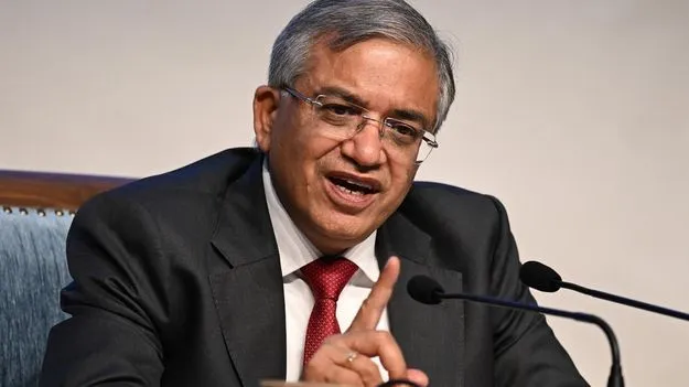 సీఈసీ జ్ఞానేశ్‌ ఉద్వాసనకు ప్రతిపక్షాల తీర్మానం?