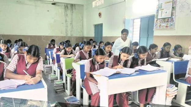 kumaram bheem asifabad- పరీక్షల సమయం.. ఎండలతో పైలం