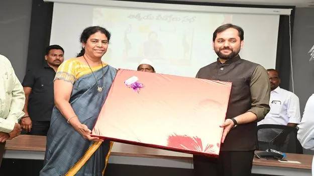 kumaram bheem asifabad-అదనపు కలెక్టర్‌ సేవలు ప్రశంసనీయం