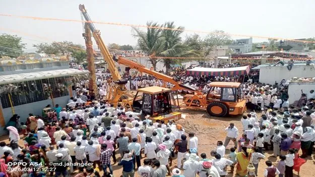 ఘనంగా ధ్వజస్తంభ ప్రతిష్ఠ