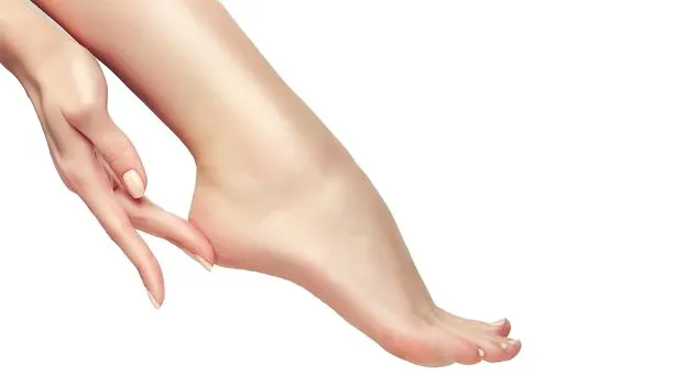 కాళ్లు పగులుతున్నాయా..?