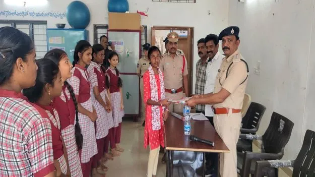 విద్యార్థులు ఒత్తిడికి గురికావొద్దు