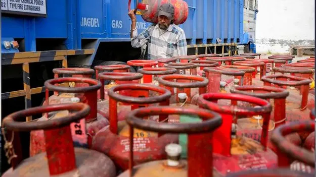 ఇళ్లు, ఆస్పత్రులు, బడులకు గ్యాస్‌ కొరత లేదు