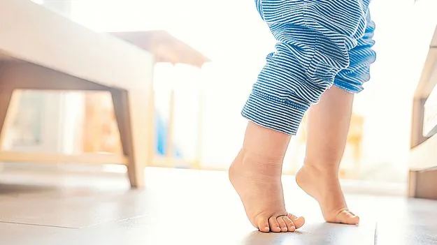 పిల్లల మెదడు మూలాలు పాదాల్లో...