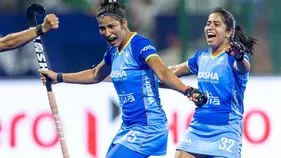 సెమీ‌స్‌లో భారత్‌