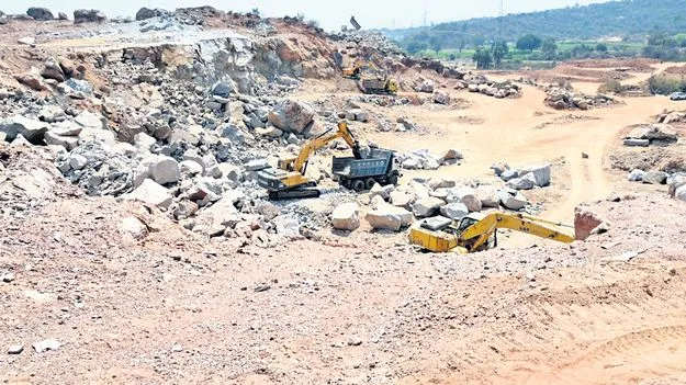  దాతరుపల్లిలో అధునాతన గోదాములు