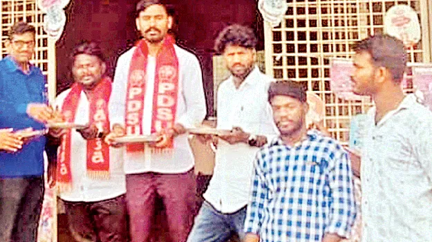 అక్రమార్కులపై చర్యలు తీసుకోవాలి 