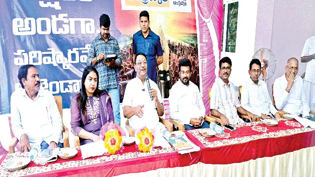 కదిలొచ్చారు