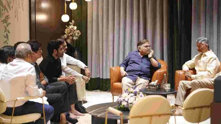 అల్లు శిరీష్, నయనిక దంపతులను ఆశీర్వదించిన సీఎం చంద్రబాబు