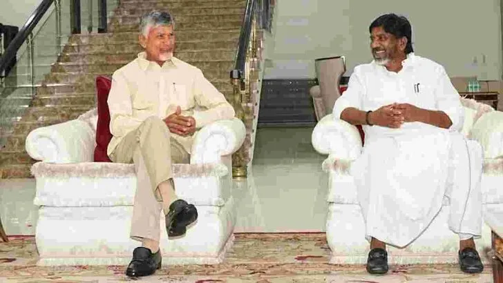 మల్లు సూర్యవిక్రమాదిత్య, సాక్షి దంపతులను ఆశీర్వదించిన సీఎం చంద్రబాబు