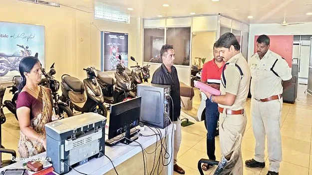 షోరూమ్‌ల్లో విస్తృత తనిఖీలు 