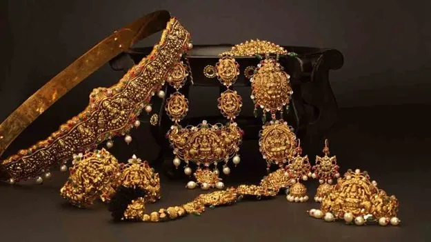 మళ్లీ పెరిగిన బంగారం ధర..