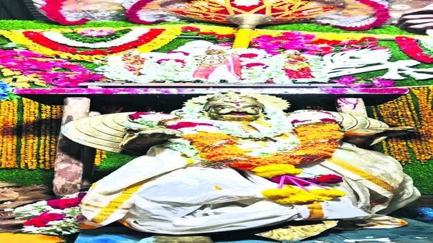 FESTIVAL: గరుడవాహనంపై లక్ష్మీవెంకటరమణుడు