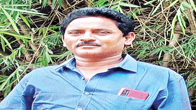 రోడ్డు ప్రమాదంలో లారీ డ్రైవర్‌ మృతి