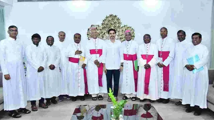 మంత్రి లోకేశ్‌తో రోమన్ క్యాథలిక్ బిషప్స్ భేటీ