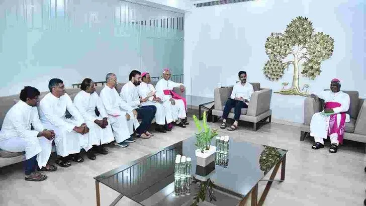 మంత్రి లోకేశ్‌తో రోమన్ క్యాథలిక్ బిషప్స్ భేటీ