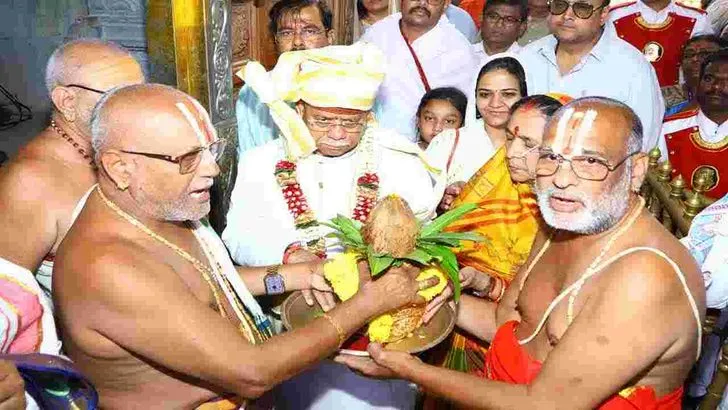 యాదగిరీశుడికి తెలంగాణ నూతన గవర్నర్ ప్రత్యేక పూజలు 