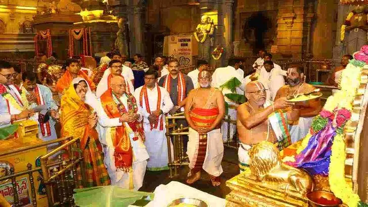 యాదగిరీశుడికి తెలంగాణ నూతన గవర్నర్ ప్రత్యేక పూజలు 